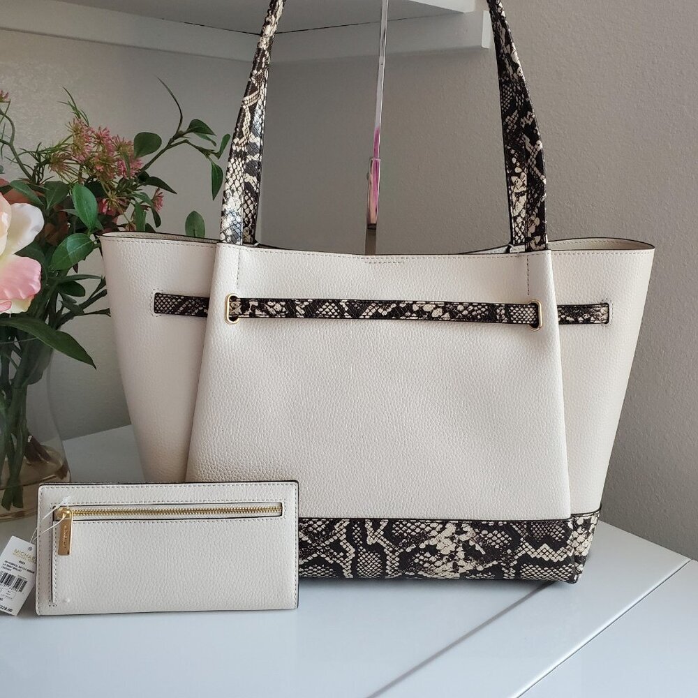 Michael Kors Reed belted tote and wallet set - Picture 2 of 8